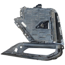 Load image into Gallery viewer, BMW X7 M Sport front bumper grill set G07 2019-2021 51118074260 51118074259
